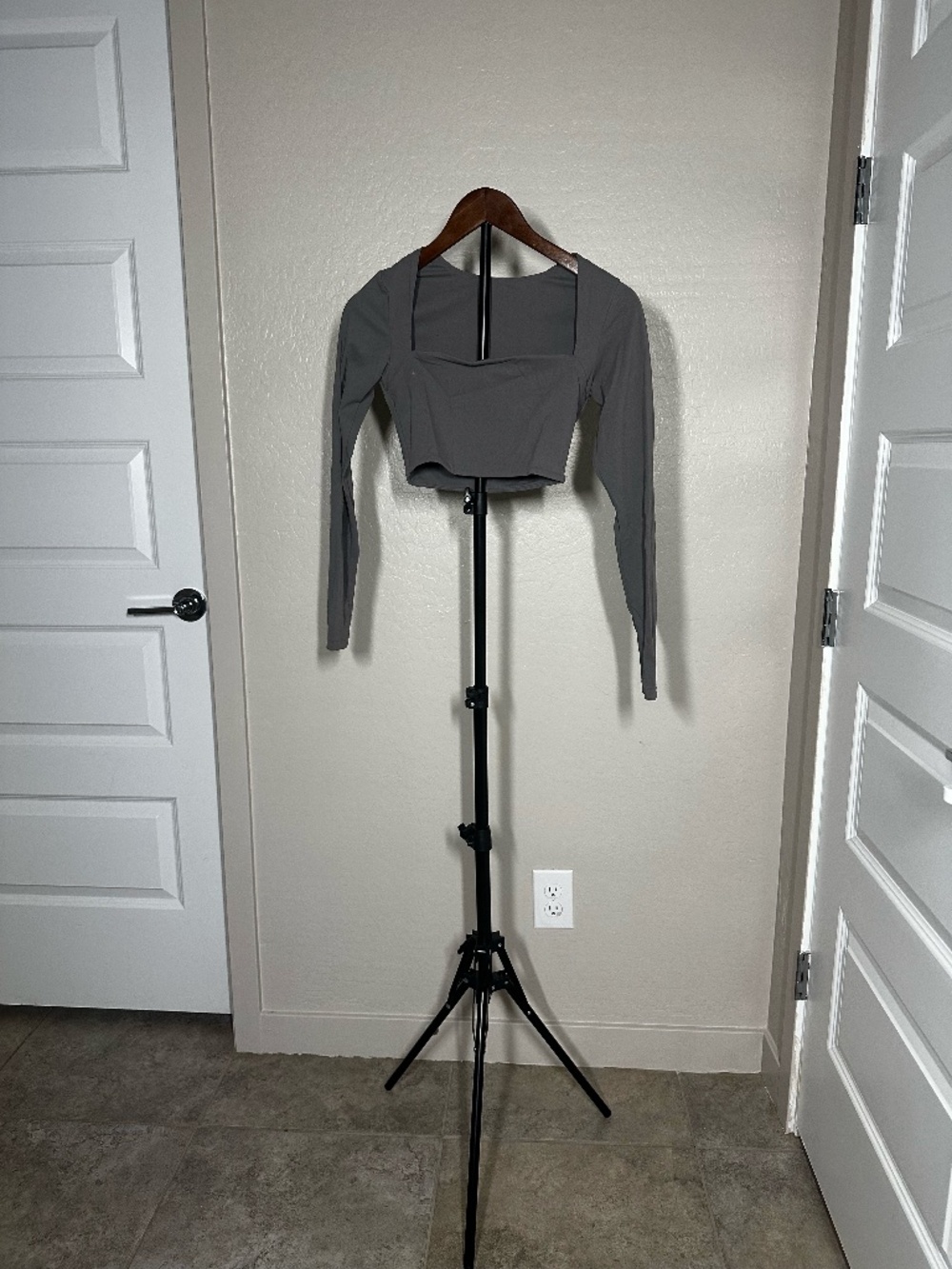 Gray Square Neck Long Sleeve Crop Top Size Small